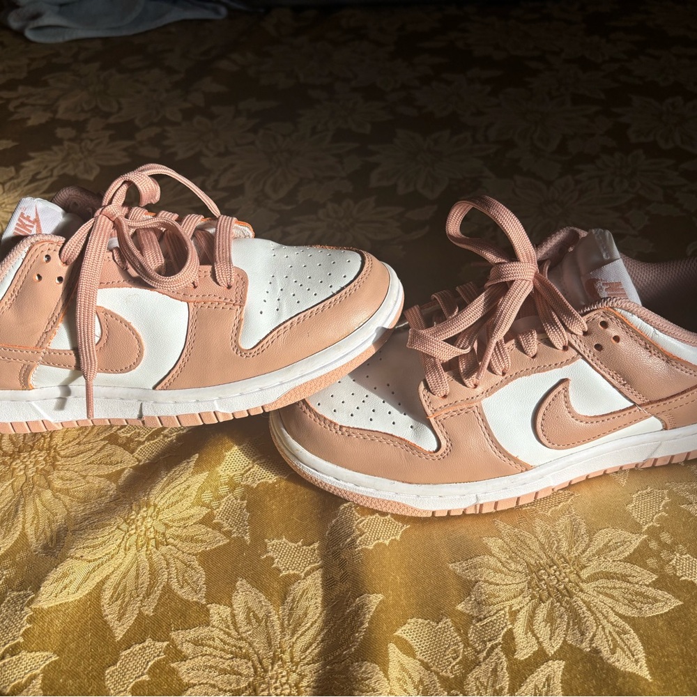 Nike Women’s “rose whisper” Low-Top Nike dunks